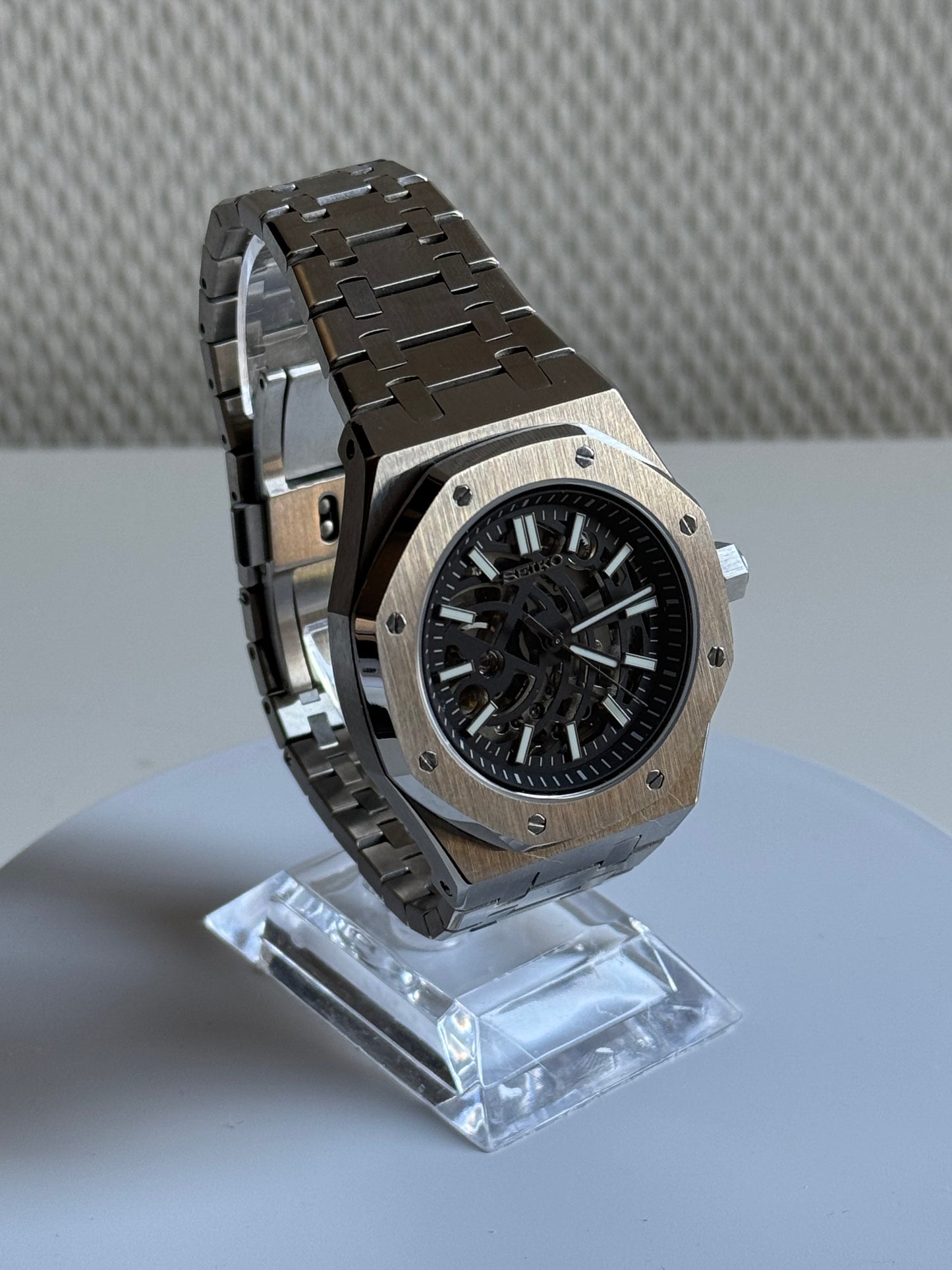 Royal Seikoak skeleton
