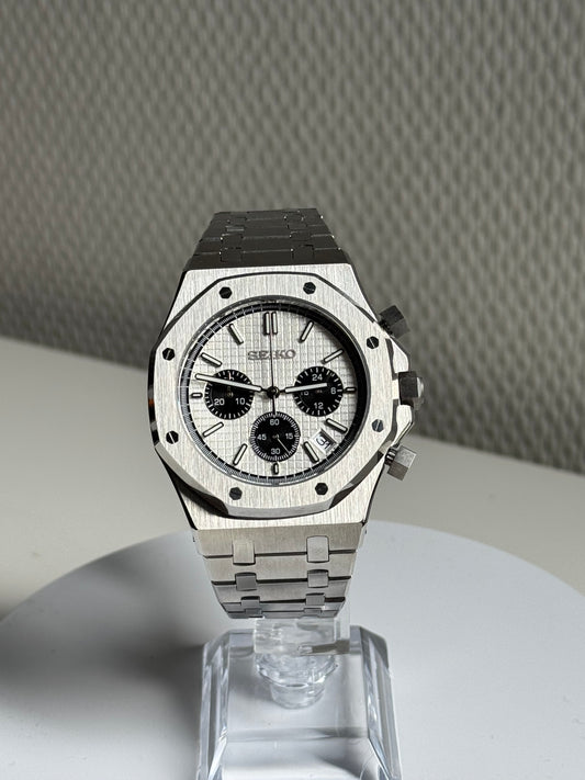 Royal Seikoak chrono white