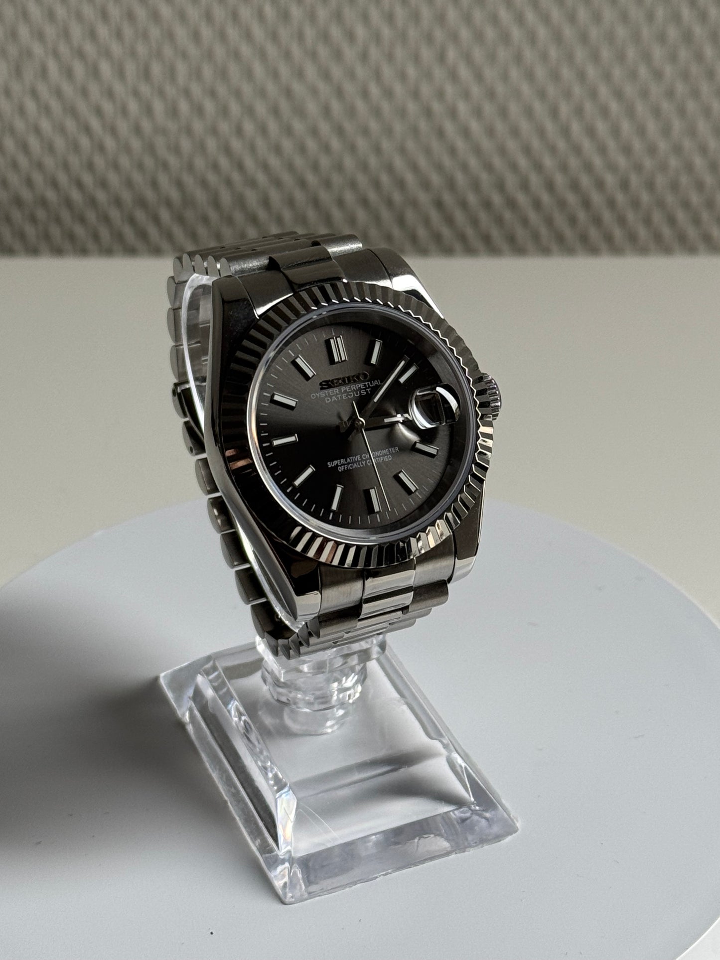 Seikojust grey